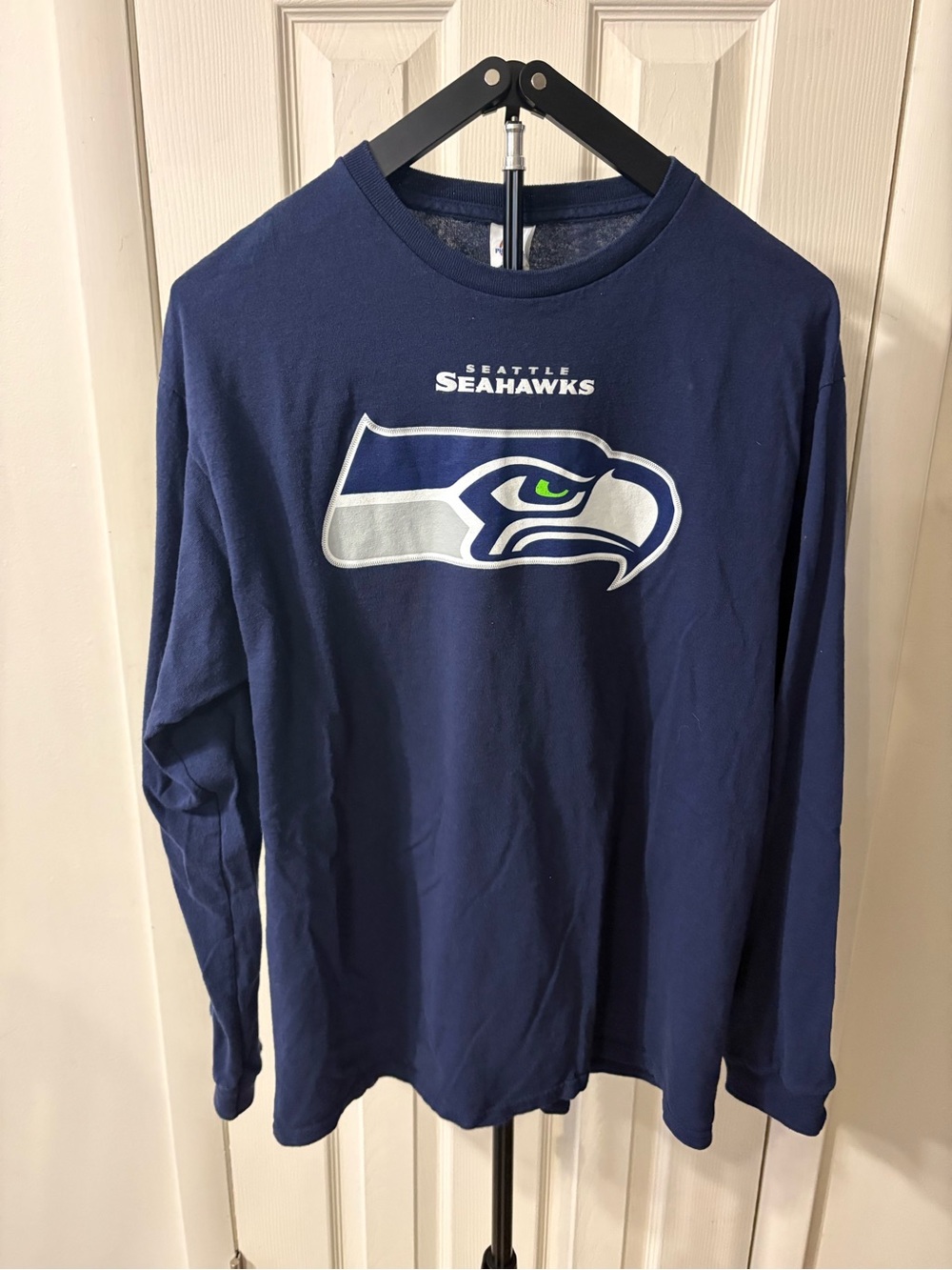 Delta Men's Long Sleeve Seahawks Tee - Navy with White & Green Logo